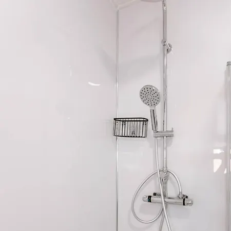 Central Apt Sleeps 6, Parking, Smart Tv, Garden, Contact For Discounted Prices Exeter Exterior photo