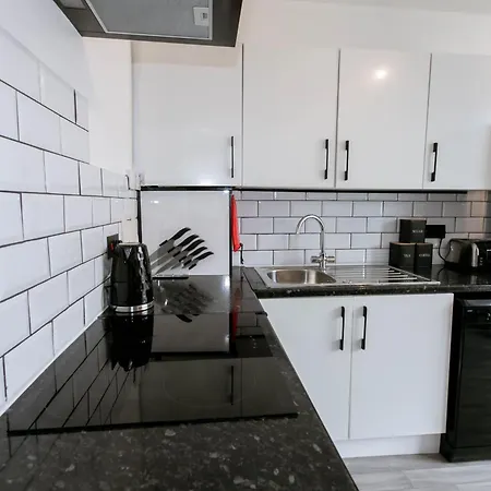 Central Apt Sleeps 6, Parking, Smart Tv, Garden, Contact For Discounted Prices Exeter Exterior photo