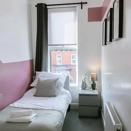 Central Apt Sleeps 6, Parking, Smart Tv, Garden, Contact For Discounted Prices Exeter Exterior photo